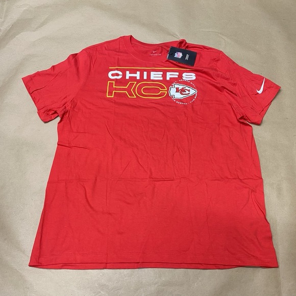 Nike Kansas City Chiefs T-Shirt Red Broadcast Essential Short Sleeve Men XXL 2XL - Picture 1 of 13